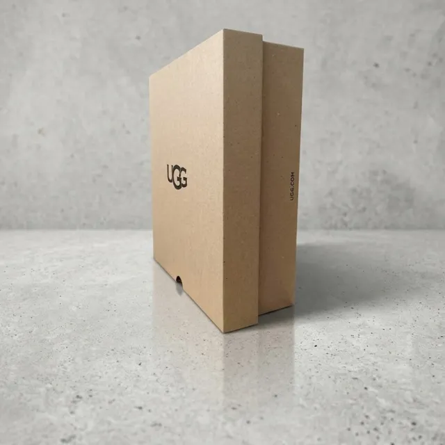 Коробка для взуття UGG (Уггі) картонна, 320х205х112 мм, фірмова коробка для черевиків та чобіт